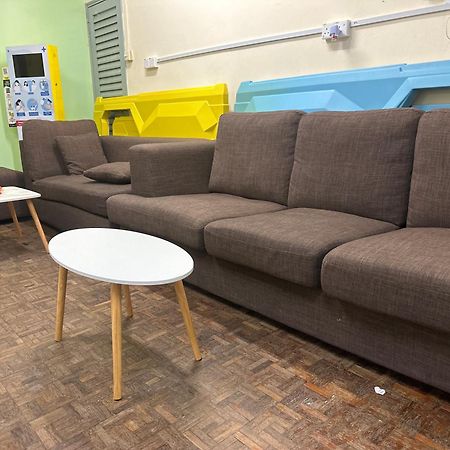 Pelangi Capsule Hostel Johor Bahru Esterno foto
