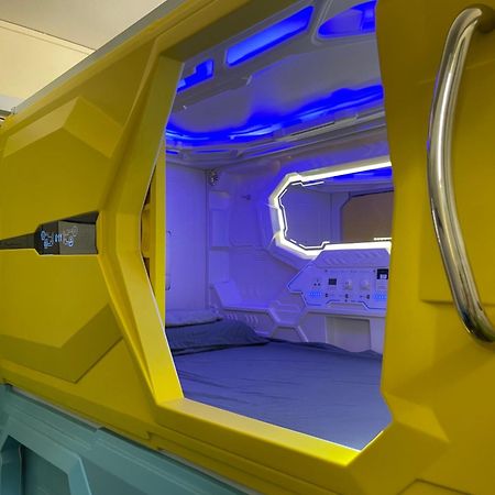 Pelangi Capsule Hostel Johor Bahru Esterno foto