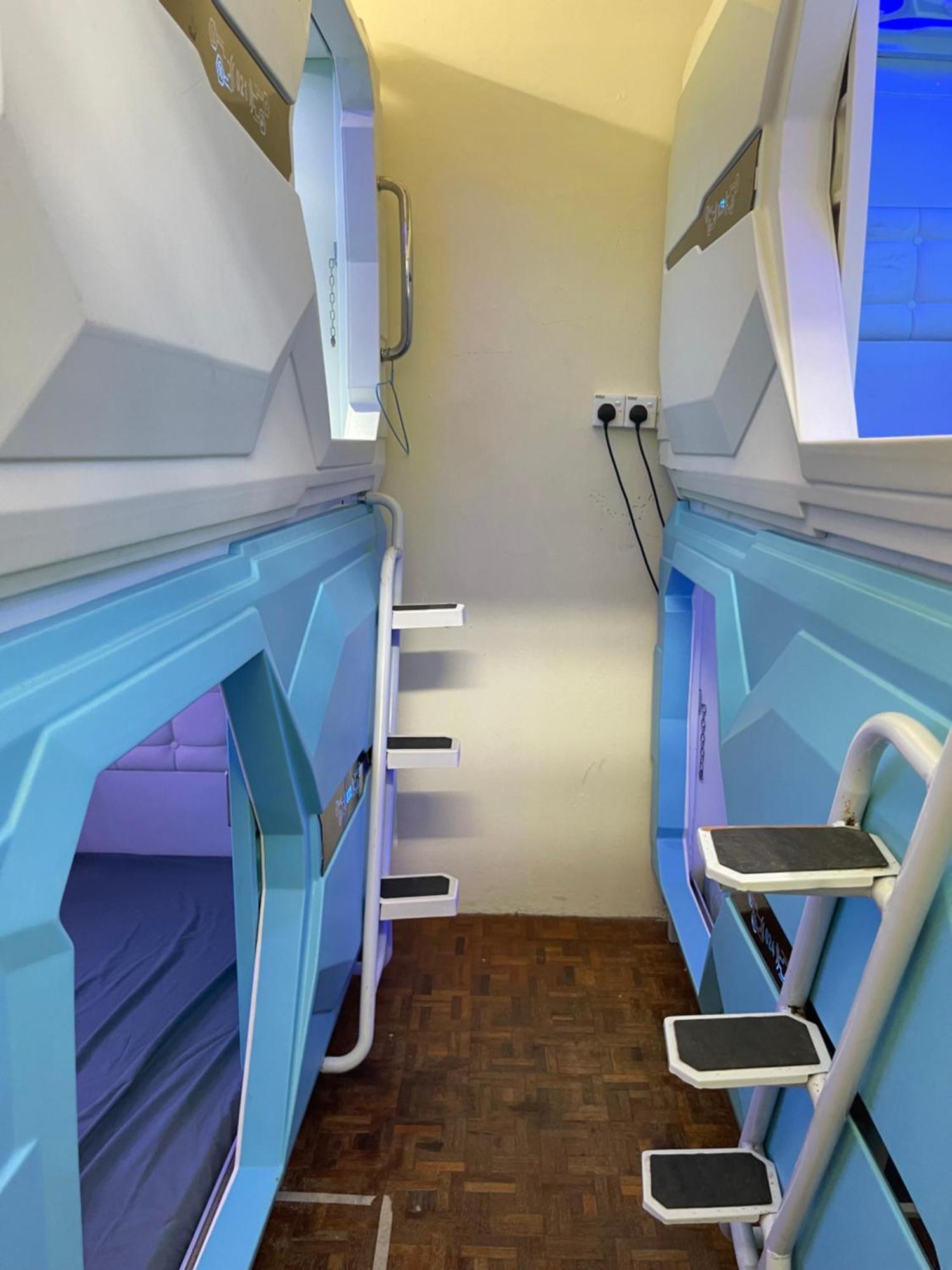 Pelangi Capsule Hostel Johor Bahru Esterno foto