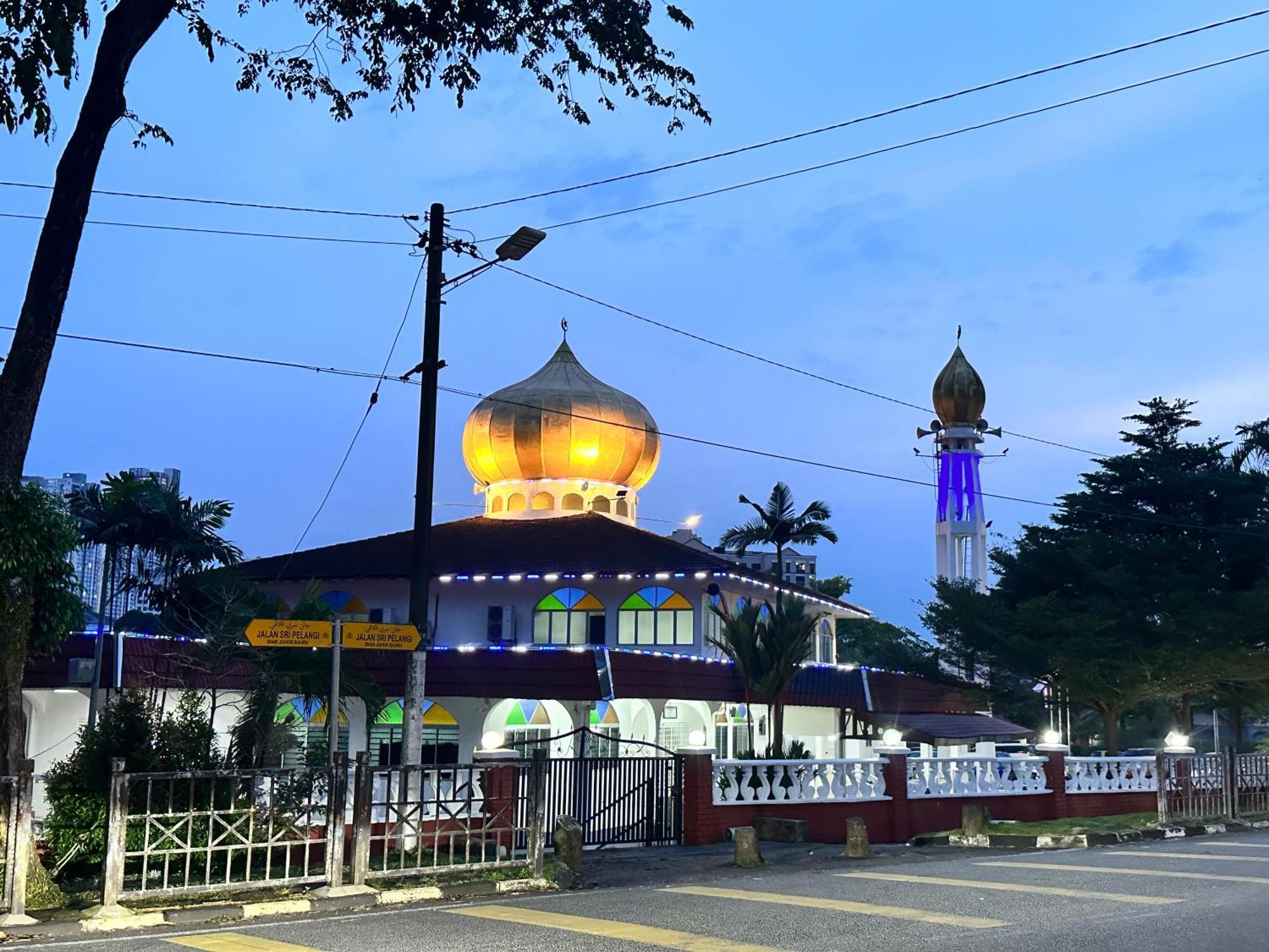 Pelangi Capsule Hostel Johor Bahru Esterno foto